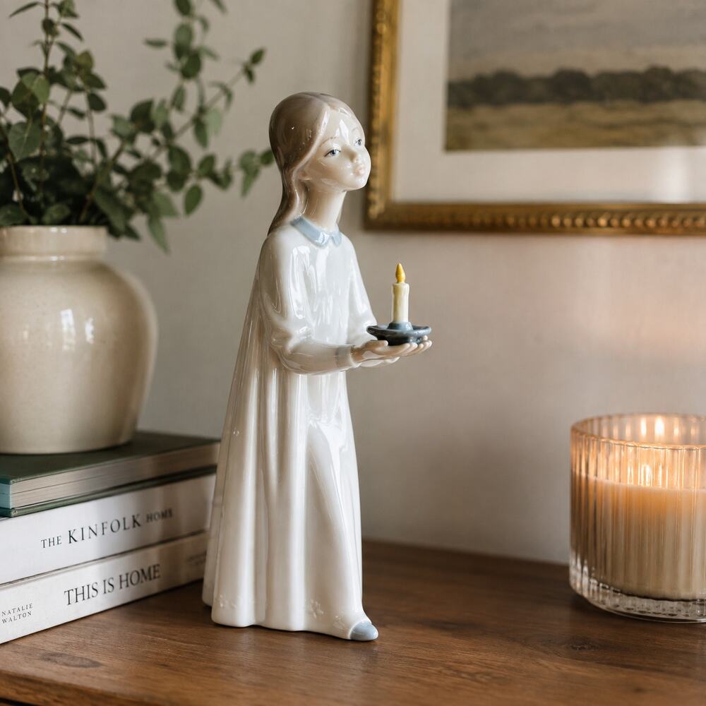 Lladro #4868 Girl With Candle Porcelain Figurine Retired Spain 8"